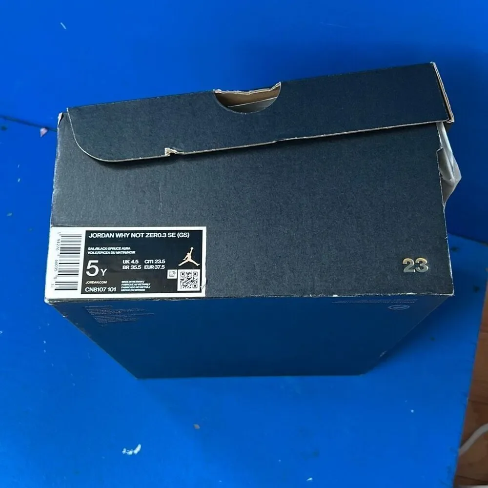 NIKE JORDAN WHY NOT ZERO.3 SE (GS) SAIL/BLCK-SPRUCE AURA [CN8107 101] US SZ 5Y
